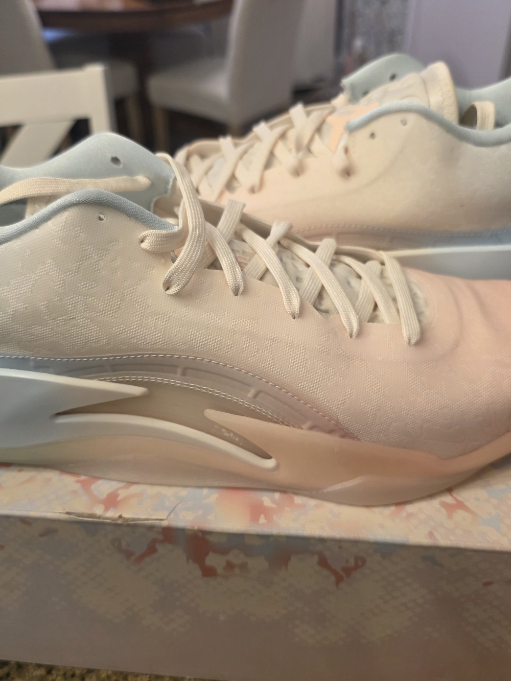 Nike Men's Pale Pink and White Low-Top Athletic Sneakers